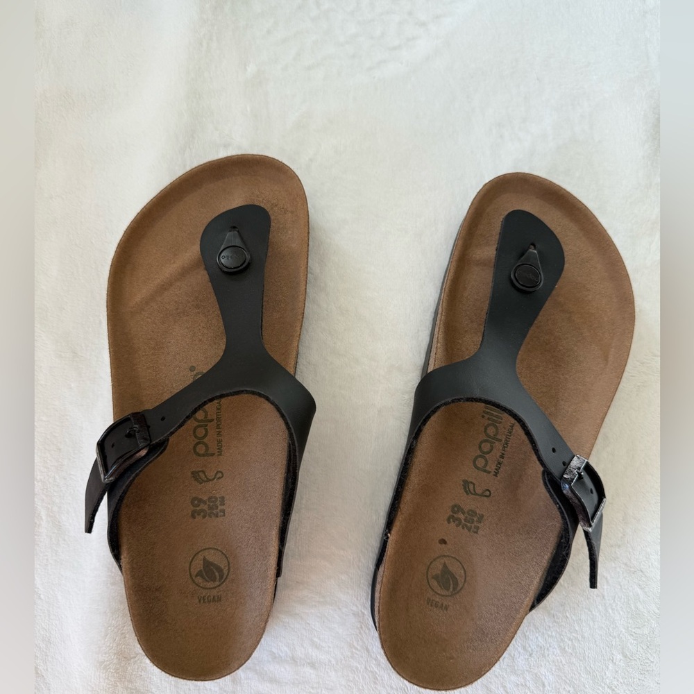 Birkenstock Gizeh Sandals in black- BRAND NEW